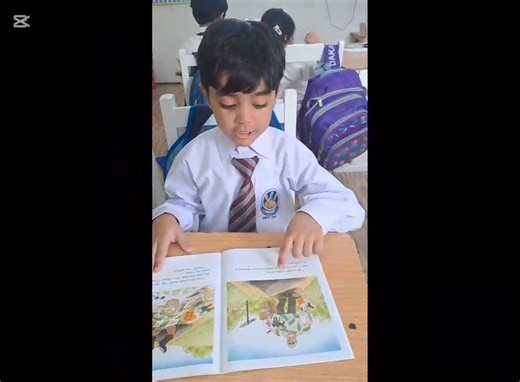 Junior IT had a fun reading activity with "kipper and the Giant" Using sentence strips, bold words and their readers the children practiced fluent reading while building their vocabulary. | The City School Harley Campus | Facebook