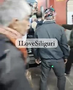 #MAHAKUMBH: Passengers rush to board North East Express at NJP Station around 8pm this evening. | I Love Siliguri