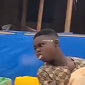 18K views · 237 reactions | Down Memory Lane ✨️ Back in the days, waiting for the food until it wasnt that hot meant that others would have eaten everything. The only technique then was to get as much as you can into your mouth and use natural means to make it swallowable. Good Old days  #meyeasanteni | MeYɛ Asanteni | Facebook