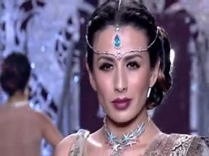 GIA alumni during IIJW Mumbai 2013 Grand Finale.