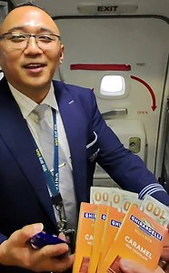 💵 & 🍫for United Airlines flight crews getting me to Vegas safely🙂🙏🏻 | Johnathan Price