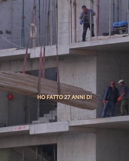 Perché il mercato immobiliare è il migliore in questo momento per iniziare a guadagnare? Perché contrariamente a quanto si pensa c'è un nuovo boom nel settore, ed è la base perfetta per generarsi nuove rendite svincolate dal proprio lavoro. Tutto questo per dirti che io come tutti i miei studenti guadagniamo grazie agli immobili.. la buona notizia è che puoi farlo anche tu.. Ci sono infatti 10 regole nel mercato immobiliare da cui partire, le ho racchiuse in questo ebook gratuito. Puoi scoprirle