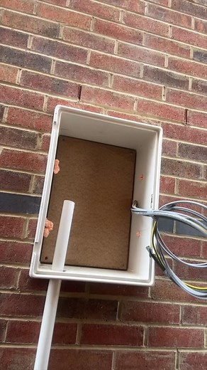 20M Service pull made easy with the M18 Fish tape 😍Shame it got stuck at the bottom 😂🤦🏽‍♂️ #milwaukee #Lowvoltage #milwaukeefuel #testing # | Meng PM