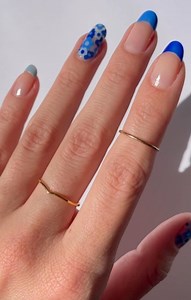 Les plus beaux bleus : Skinny-Dip, Sauble Beach et Tea Party 💙 〰️ The most beautiful blues: Skinny-Dip, Sauble Beach and Tea Party 💙 #nailpolish #bluenailpolish #manicure #nailart | BKIND