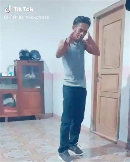 Jhon cena abis mandi blm andukan langsung make baju singlet | Jakarta Keras