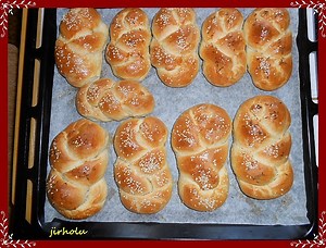 Peříčkové houstičky - kaiserky - fotografie 14 - Toprecepty.cz