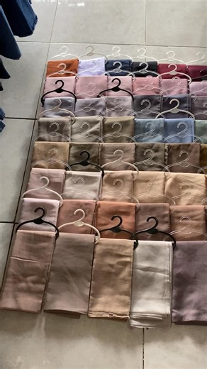 Jilbab segi4 Paris ready 49 warna, warna pramuka lupa kefoto😁 #rinaasmarani #rinahijab | Rina Asmarani