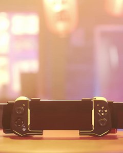 Built for immersive cloud gaming on Android smartphones, the Turtle Beach Atom Mobile Controller features a low latency Bluetooth connection & console style controls in a compact design to deliver a full-size gaming experience on-the-go. #mobilegaming #xboxgamepass #gamingsetups | Turtle Beach