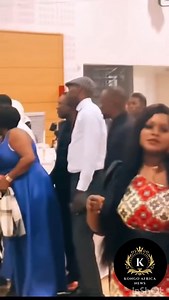 48K views · 686 reactions | La maman pasteur(femme du pasteur)a fait irruption au mariage de la fille spirituelle de son mari(Pasteur),créant des troubles en détruisant l’ordinateur du DJ et en déclarant qu’elle n’acceptait pas ce mariage.樂臘‍♂️ | Kongo Africa News | Facebook