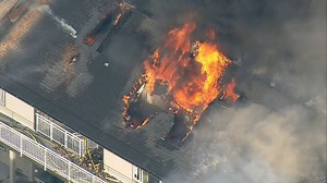 Firefighters battle 4-alarm fire at SeaTac apartment complex