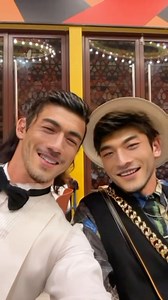 二佬同表弟Huge Huge 都有同樣嘅煩惱😌😂 捧咗場未先？😝 我仲有呢啲絕密片段😏 some more ? 😝 #飯戲攻心2 @tableforsix_movie @deegor_hkwa | 張繼聰 Louis Cheung