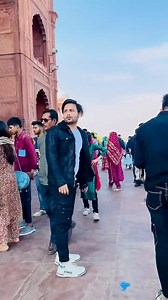 2.6M views · 10K reactions | Ishq ki Had Tak❤️ #trendingreels #viralreelsシ #foryoupageシ #sameermuskan #viralcouple #couplegoals #couple #hijab #samaliza #brokenheart | Bolly Entertainment | Facebook