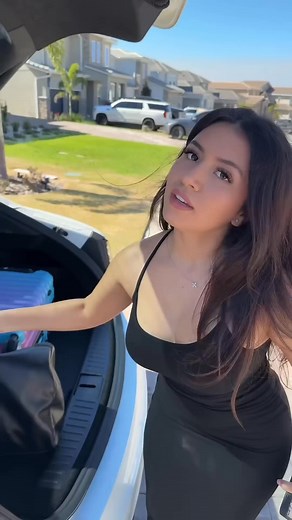 MY GIRLFRIEND IS A STRONG INDEPENDENT WOMEN | Paris kinsey