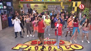 Dahil extra init ngayong summer, maging extra rin sa diskarte upang maiuwi ang jackpot prize worth 100,000 pesos! 🥳 Abangan 'yan MAMAYA sa #BarangaySingkoPanaloTV5, Lunes hanggang Biyernes, 5:30 PM sa #TodoMaxPrimetimeSingko | TV5