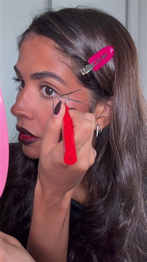 1.1K views | Boo-tiful en griezelig! @ginerdm #benefitnetherlands #halloweenmakeup #halloween2024 #Spookychic | Benefit Cosmetics | Facebook