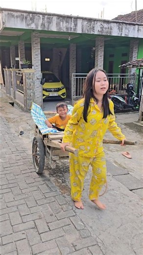 OMG❗️❗️dede bayi naik gerobak diturunin lala😭😭#trendingshorts