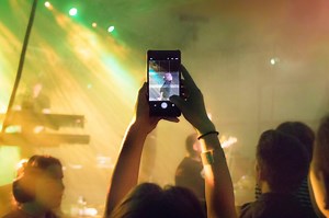 Jeśli myślisz, że jesteś za stary na festiwale, to musisz iść na rapsy i Florence. Orange Warsaw Festival 2018 - relacja