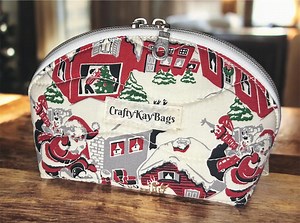 Medium Clam Shell Pouch “santa “ - Etsy Australia