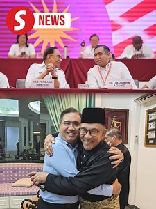 DAP has reaffirmed its commitment to supporting Prime Minister Datuk Seri Anwar Ibrahim’s government for the foreseeable future. Speaking at DAP’s national congress on Sunday (March 16), party secretary-general Anthony Loke emphasised that the party will remain dedicated to backing Anwar as Prime Minister and will work to strengthen loyalty and unity within the government. Read more at https://tinyurl.com/3rv3majr WATCH MORE: https://thestartv.com/c/news SUBSCRIBE: https://cutt.ly/TheStar LIKE: 