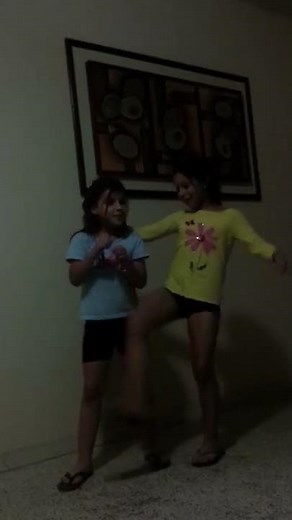 Niñas Bailando