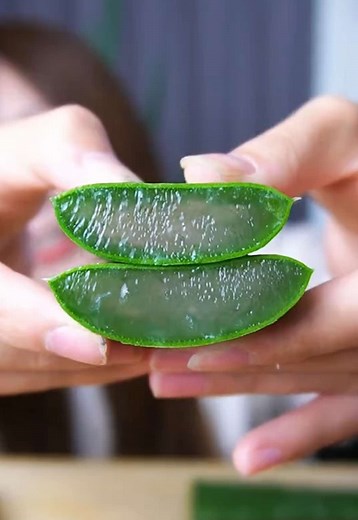 アロエを世界風アレンジして食べ比べ✨ ※アロエは１日の摂取量が決まってるので食べ過ぎ注意です！！ 私も量を測って撮影しました！ #asmr #mukbang #aloe #aloevera #smoothie