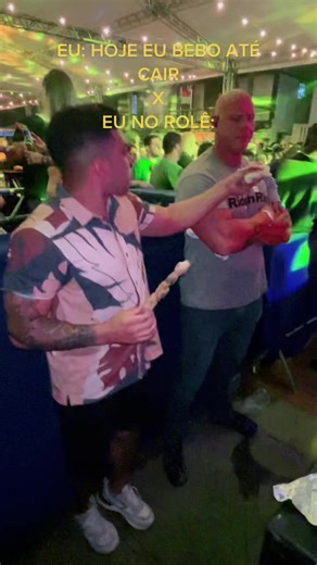 Gabriel Monteiro Comendo a Novinha - Como Você São no Rolê?