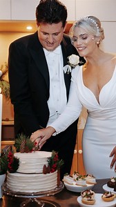 317K views · 1.6K reactions | When it comes to the #weddingcake ...