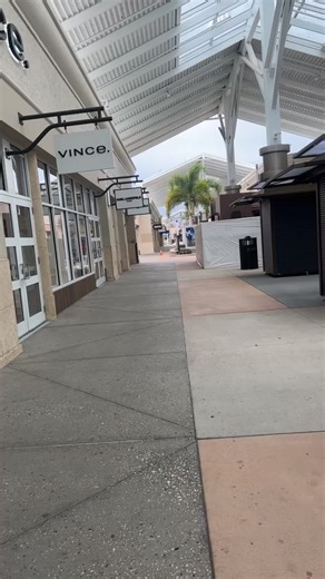 5.6K views | #bossoutletstore | LuzlovestoShop | Facebook