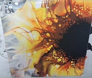 7.1K views · 38 reactions | Sunflower paint pour creation process #pppaintpours #arttherapy #artist #fluidart #abstractart #sunflower | Donelle Gale | Facebook