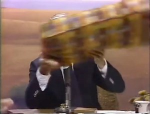 Johnny Carson and Ed McMahon Compete for Chair Elevation on The Tonight Show #johnnycarson #latenightshow #thetonightshow #ComedyLegend | Trends and Lifestyle