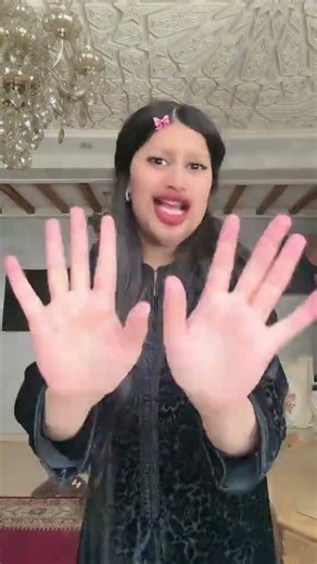 تقليد قصص زينب 😂😂 #مقاطع_مضحكة #funny #مرات_خويا #sandia_lmalki #اكسبلور #viralvideo #ستوريات #fyp