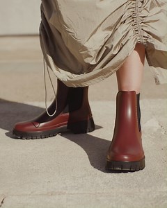 Let the wind blow while your style stays intact. Shop SISSI boots here: https://bit.ly/3QQvZSS | Lemon Jelly Shoes | Facebook