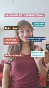 6 bienfaits de la fermentation : 🌿Facilite la digestion Les bactéries qui font fermenter les aliments dans notre corps, agissent comme une prédigestion. Ces bactéries fabriquent des enzymes qui transforment les grosses molécules organiques en petites molécules. Elles transforment donc les amidons et sucres complexes en sucre simple et les protéines crues en acides aminés plus facilement assimilables par notre organisme. 🤸‍♀️Vitamines & minéraux Les préparations fermentées à base de légumes con