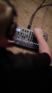 SH-4d memiliki rhythm section tersendiri dengan 49 presets kits dan 64 slots untuk menyimpan setup Anda sendiri. Plus, Anda mendapatkan 26 instruments per kit, masing-masingnya memiliki sampai dengan dua waveform berlayer, EQ tersendiri, dan fitur synthesis untuk mendesain suara drum custom dari nol. #RolandSH4D #beatmakerindo | Roland