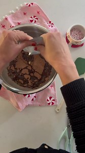 These holiday dessert brownies from The Mama Notes look delicious! | Harris Teeter