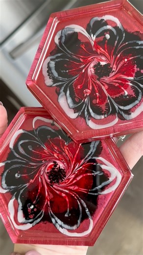 Custom resin flower coasters ❤️🖤Resin: Art 'N Glow save with code ‘INSPIRED’ #satisfying #satisfyingvideo #resinart #epoxyresin #inspiredbymemms #giftideas #resinflowers #resinpour #fyp #artnglow #resinartist #artistsoninstagram #resindemolding #epoxy #resindish #resin #resina #resinpour #resincrafts #resinobsession #resinofinstagram #resincoasters #custom #holidaygifts #flowers #reels #fbreels | InspiredbyMemms
