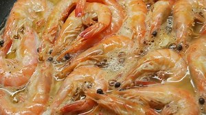 Garnelen in einer Pfanne gebraten, Garnelen: Stockvideos & Filmmaterial (100 % lizenzfrei) 32905498 | Shutterstock