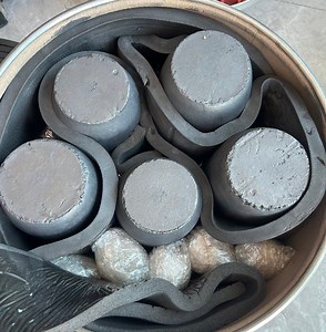 [Hot Item] High-Temperature Clay Graphite Crucibles for Metal Smelting Refractory Carbon Graphite Crucible Industrial Used