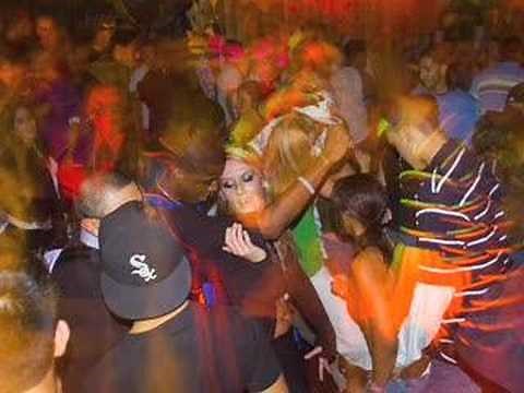 Freak Dancing: Changing high school dances