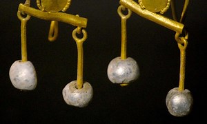 Pompéi, les secrets de la femme aux bijoux - Pompéi, les secrets de la femme aux bijoux | TF1+