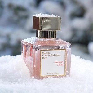 Playful elegance "Amyris homme and Amyris femme extrait de parfum embody an on-the-go elegance, at once natural and urban, where simplicity combines with spontaneity to bring a certain charm, Discover the new scent by Francis Kurkdjian #Jeddah #RubaiyatDepartmentStore | Rubaiyat Modern Luxury