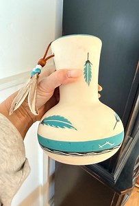 Little Teal Native American Hand-painted Sandstone Pottery Vessel - Etsy Canada