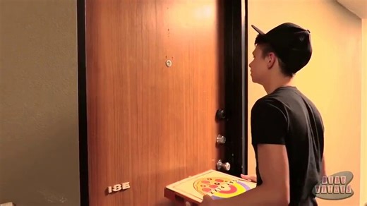 RT @gayfanlove: 🌈Classic 🌈Beautiful Pizza BoY Austin Lock Fucked Bareback By Handsome Zak Love Who Is Hungry For Sex🌈14 Minute…