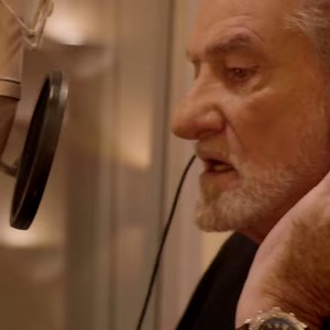 1.4K reactions · 336 shares | Si heureux d'avoir pu enregistrer 'La dernière séance' avec le grand Eddy Mitchell ! Retrouvez ce titre et 6 autres inédits sur la nouvelle édition de mon album 'Frenchy' ❤️ | Thomas Dutronc | Facebook