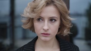 Portrait von süßem Mädchen denkt und: Stockvideos & Filmmaterial (100 % lizenzfrei) 1047665131 | Shutterstock