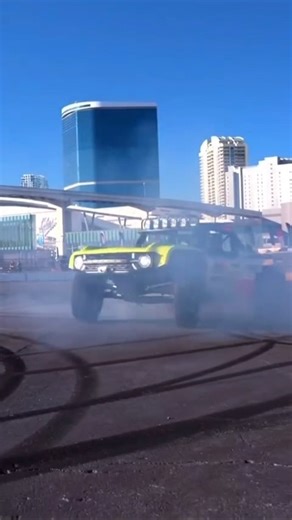 🚙 Check out El Bandito, the Ford Bronco Baja-Runner, powered by a beastly 1000HP @fordperformance GT #500 crate engine! Could we be more jealous of @loren_healy & @vaughngittinjr !?? 🔥 Gimme the keys! 🔑🏁 @warnindustries winch and F55 UltraHook right up front! Now that’s a desert car! 🌵 #FordPerformance #FunhaverOffroad #ElBandito #FordBronco #OffroadAdventure | FACTOR 55