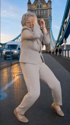 82-Year-Old Granny Dances to Beat It 😳🔥 #shorts