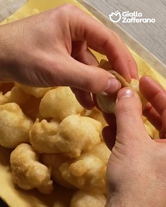 420K views · 6.9K reactions | PETTOLE襤 Vi serviranno solo tre ingredienti, abbondante olio caldo e il gioco è fatto, e che gioco... Tanto saporito! 朗Provatele RICETTA QUI> https://ricette.giallozafferano.it/Pettole.html | Giallozafferano | Facebook