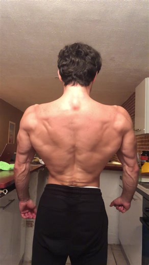 Muscular Back Workout Video Featuring Yujiro