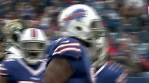 Marcell Dareus bursts through Jaguars O-line for sack